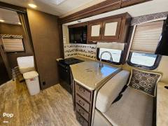 2018 Thor Motor Coach Hurricane 27B, $ 55,000