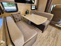 2018 Thor Motor Coach Hurricane 27B, $ 55,000