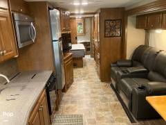 2015 Thor Motor Coach Miramar 34.1, $ 63,900