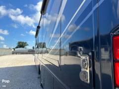 2019 Newmar Canyon Star 3719, $ 168,000