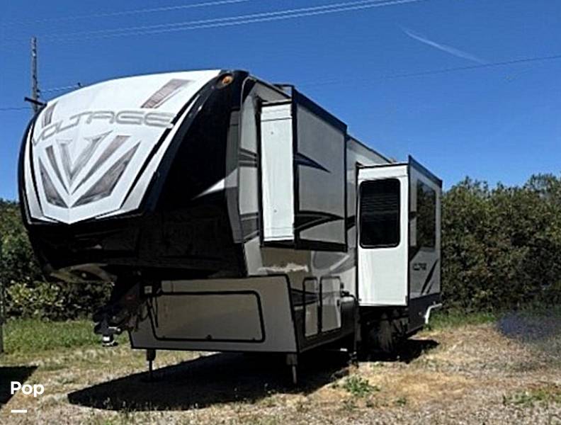 2018 Dutchmen Voltage V3005, $ 56,500