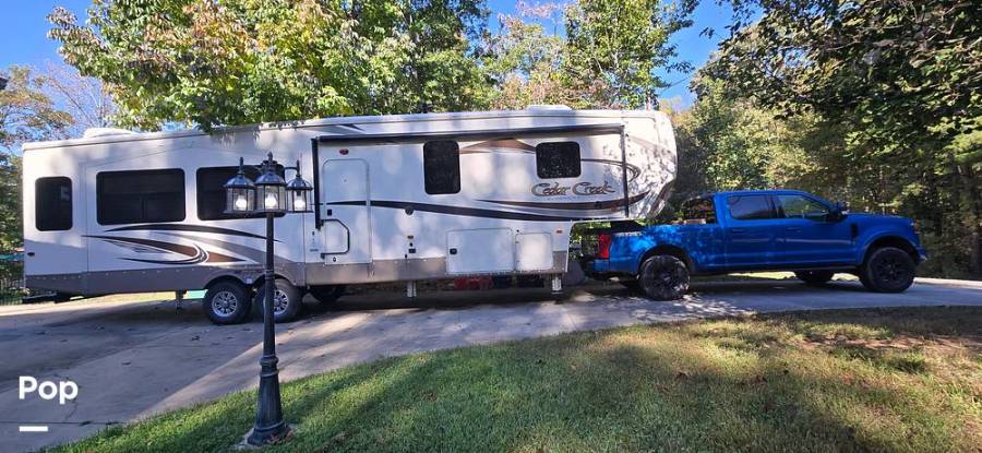 2018 Cedar Creek Silverback 35IK, $ 49,999