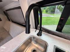 2024 Thor Motor Coach Dazzle 2LB, $ 76,599