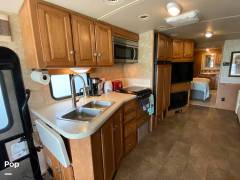 2014 Winnebago Vista 35F, $ 54,950