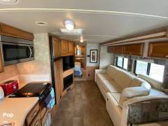 2014 Winnebago Vista 35F, $ 54,950