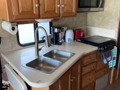 2014 Winnebago Vista 35F, $ 54,950
