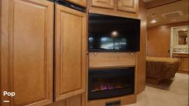 2014 Winnebago Vista 35F, $ 54,950