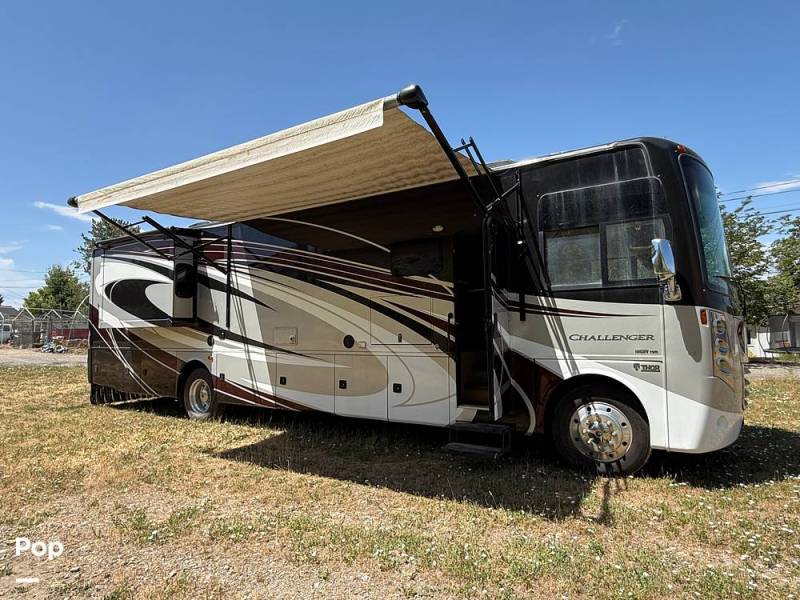 2017 Thor Motor Coach Challenger 37LX, $ 88,900