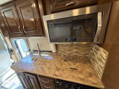 2017 Thor Motor Coach Challenger 37LX, $ 88,900