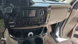 2017 Fleetwood Jamboree 30F, $ 58,700