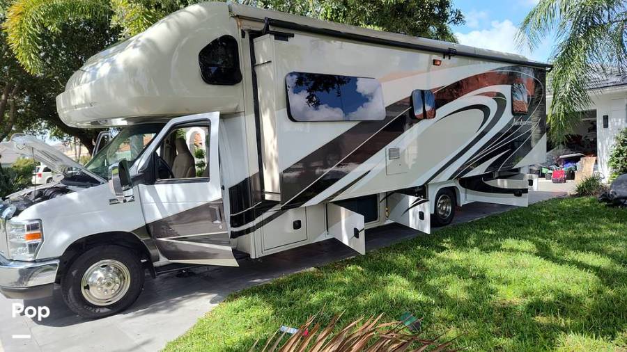 2017 Fleetwood Jamboree 30F, $ 58,700