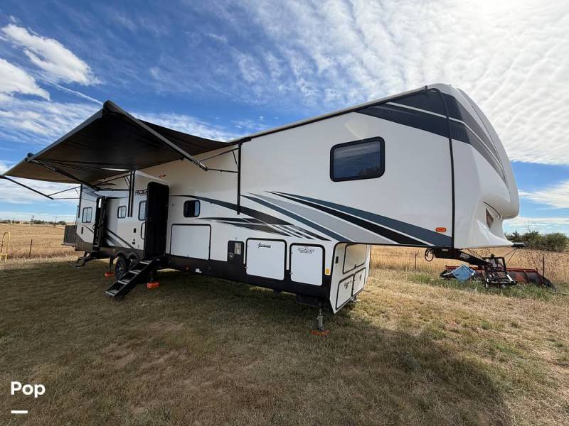 2021 Forest River Vengeance ROGUE ARMORED 4007-G2, $ 57,900