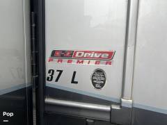 2024 Jayco Seneca 37L, $ 253,000