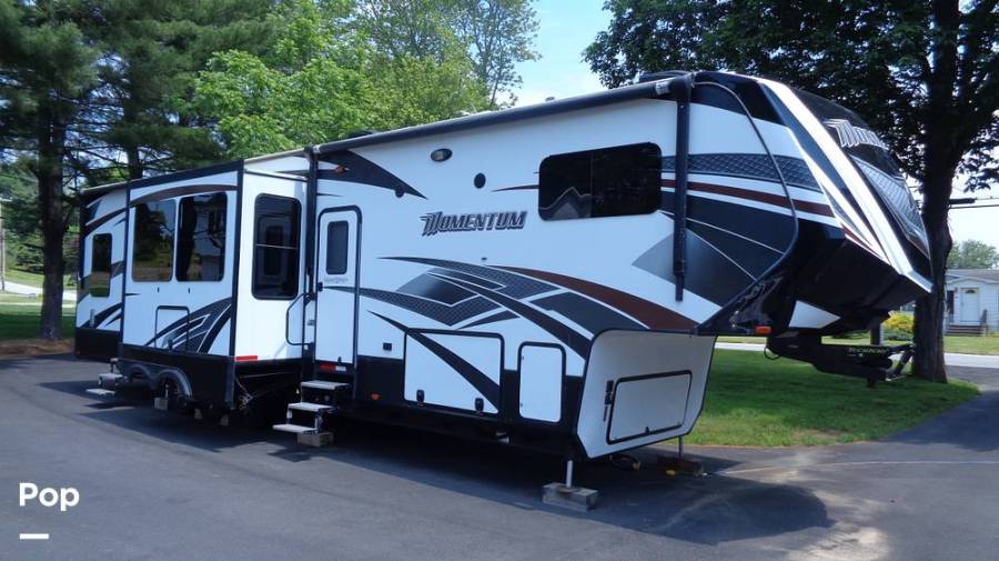 2016 Grand Design Momentum 385TH, $ 60,000
