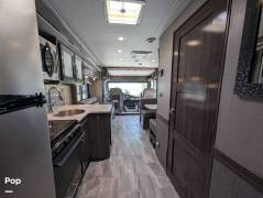 2023 Fleetwood Flair 29M, $ 105,000