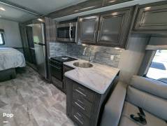 2023 Fleetwood Flair 29M, $ 105,000