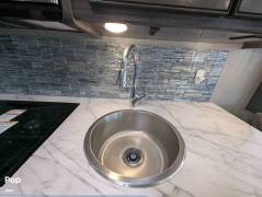 2023 Fleetwood Flair 29M, $ 105,000