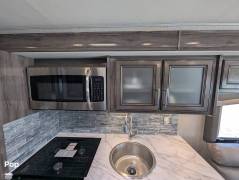 2023 Fleetwood Flair 29M, $ 105,000
