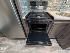 2023 Fleetwood Flair 29M, $ 105,000