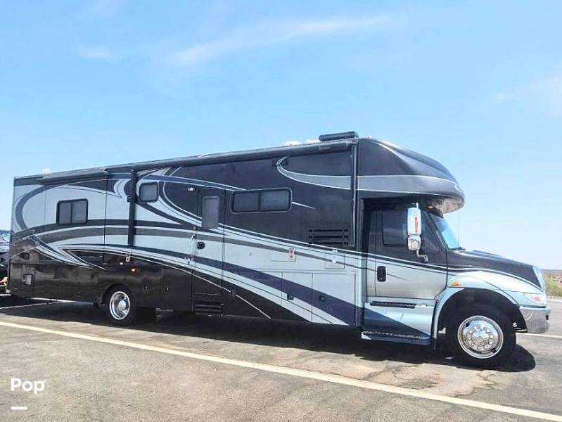 2008 Gulf Stream SuperNova 6400, $ 95,000