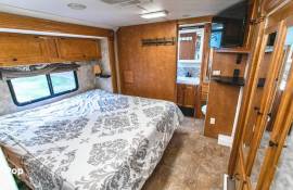 2008 Gulf Stream SuperNova 6400, $ 95,000