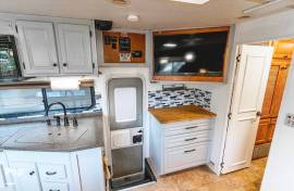 2008 Gulf Stream SuperNova 6400, $ 95,000