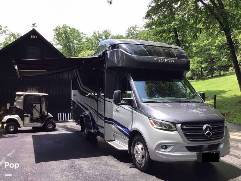 2020 Tiffin Wayfarer 24TW, $ 99,999