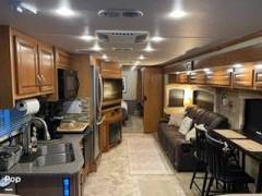 2016 Fleetwood Bounder 33C, $ 59,999
