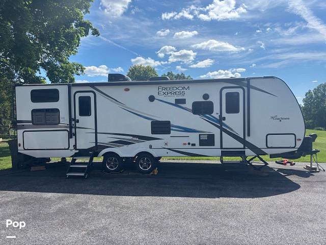 2021 Coachmen Freedom Express 287BHDS, $ 19,900