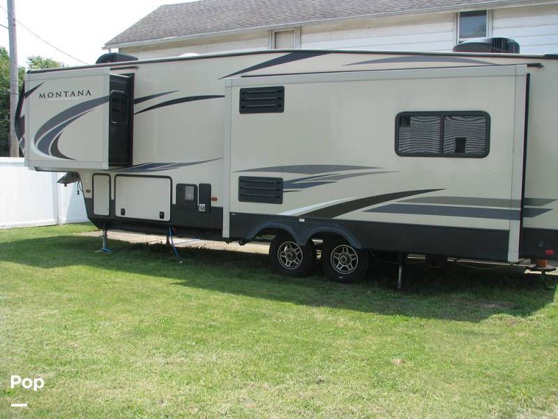 2019 Keystone Montana High Country 310RE, $ 34,000