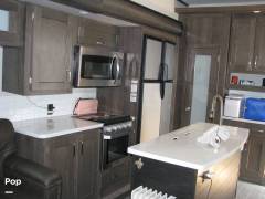2019 Keystone Montana High Country 310RE, $ 34,000