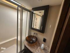 2015 Grand Design Momentum 385TH, $ 38,000