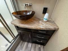 2015 Grand Design Momentum 385TH, $ 38,000