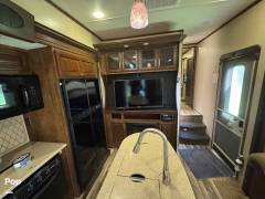 2015 Grand Design Momentum 385TH, $ 38,000