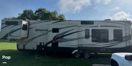 2015 Grand Design Momentum 385TH, $ 38,000