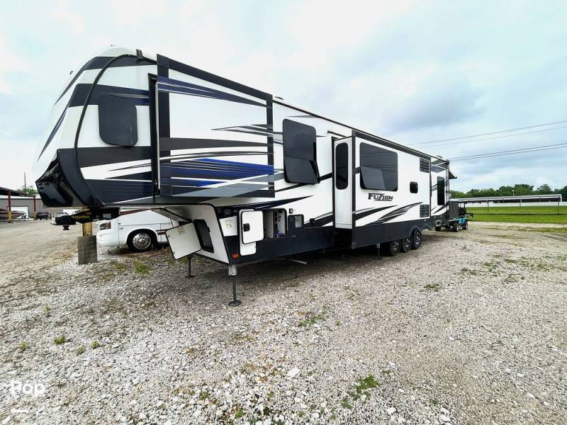2020 Keystone Fuzion 429, $ 65,000