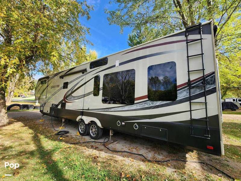 2015 Grand Design Momentum 385TH, $ 40,000