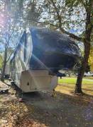2015 Grand Design Momentum 385TH, $ 40,000