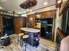 2015 Grand Design Momentum 385TH, $ 40,000