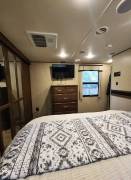 2015 Grand Design Momentum 385TH, $ 40,000