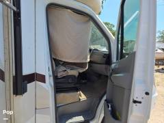 2017 Thor Motor Coach Synergy TT24, $ 67,900