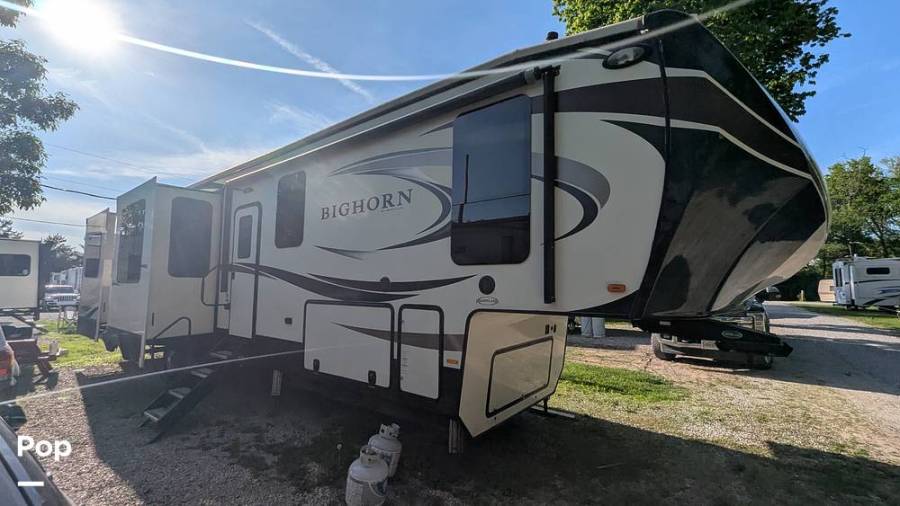 2018 Heartland Bighorn 3970RD, $ 42,000