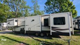 2018 Heartland Bighorn 3970RD, $ 42,000