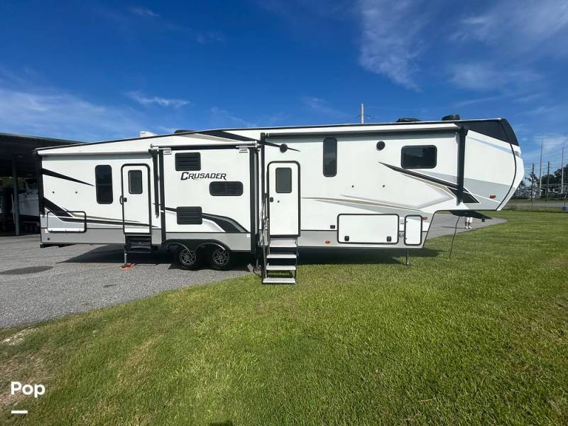 2022 Prime Time Crusader 395BHL, $ 41,900