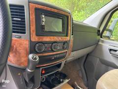 2019 Thor Motor Coach Quantum KM24, $ 79,000