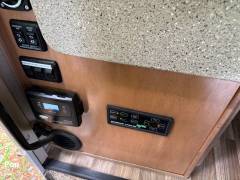 2019 Thor Motor Coach Quantum KM24, $ 79,000