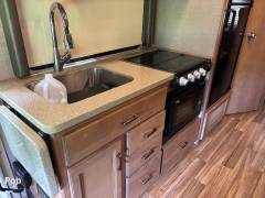 2019 Thor Motor Coach Quantum KM24, $ 79,000