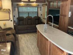 2017 CrossRoads Redwood 3901WB, $ 56,000