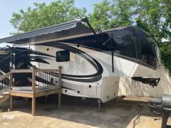 2017 CrossRoads Redwood 3901WB, $ 56,000