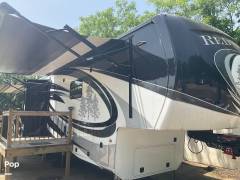 2017 CrossRoads Redwood 3901WB, $ 56,000